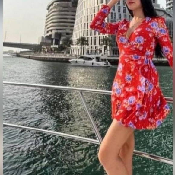 Zara | NWT Red Floral Wrap V-Neck Ruched 3/4-Length Sleeve Dress XS - Picture 4 of 13